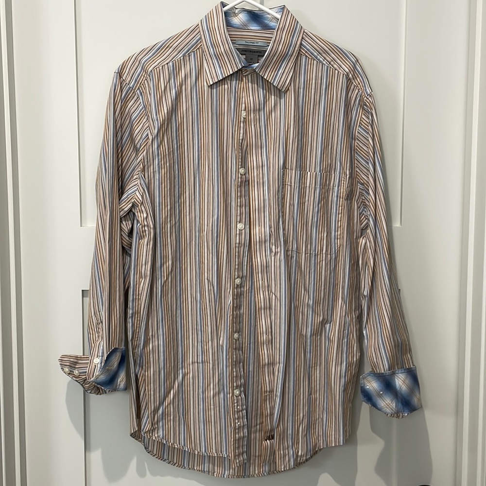 Johnston & Murphy tailored fit dress shirt (medium).